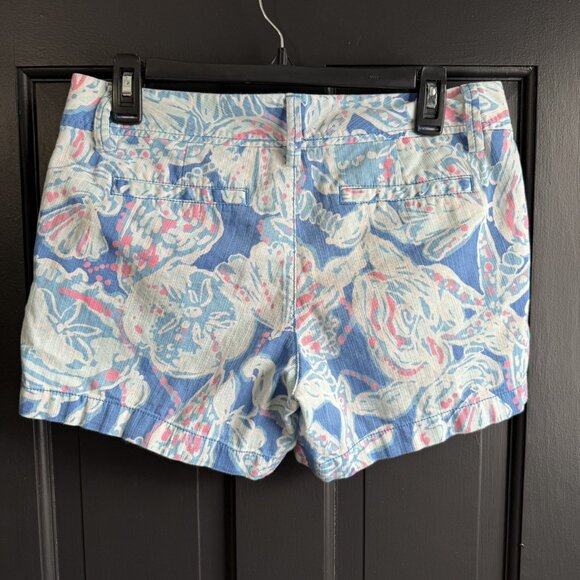 Lilly Pulitzer Pants - Lilly Pulitzer Callahan Shorts Size 6 into the deep Blue Tropical Seashell